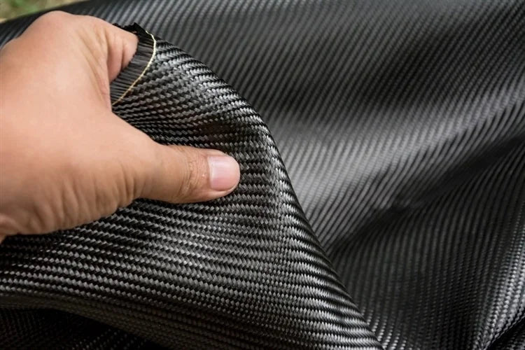 The Pros and Cons of Using Kevlar in Padel or Pickleball Rackets